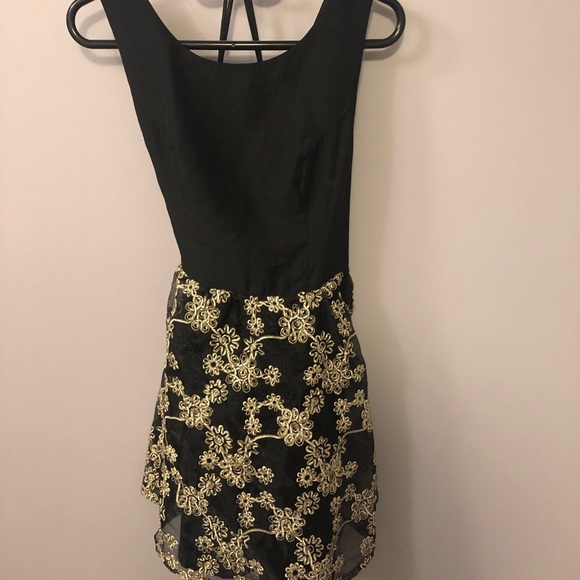 Gold and Black cocktail dress - Picture 2 of 3